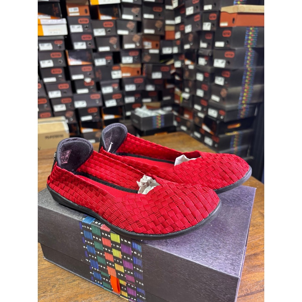 Bernie Mev Catwalk Red Woven Elastic Memory Foam Flats Size 36 US 5 NEW